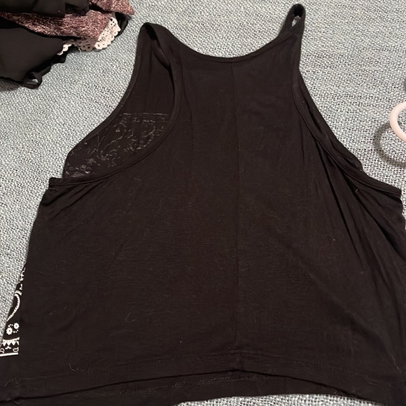 Cute top. Size: small - Picture 3 of 3